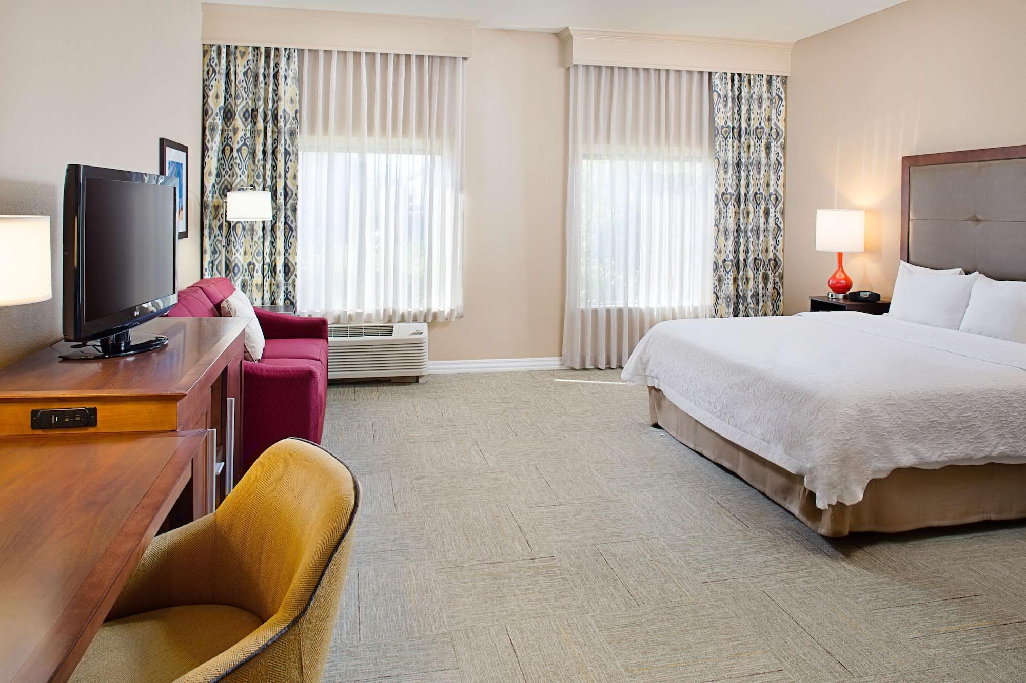 Hampton Inn & Suites Дентон Экстерьер фото