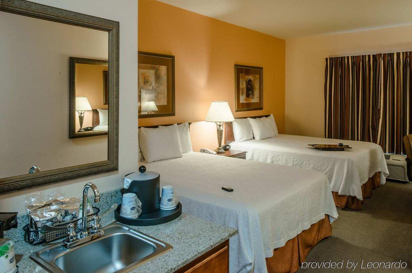Hampton Inn & Suites Дентон Экстерьер фото