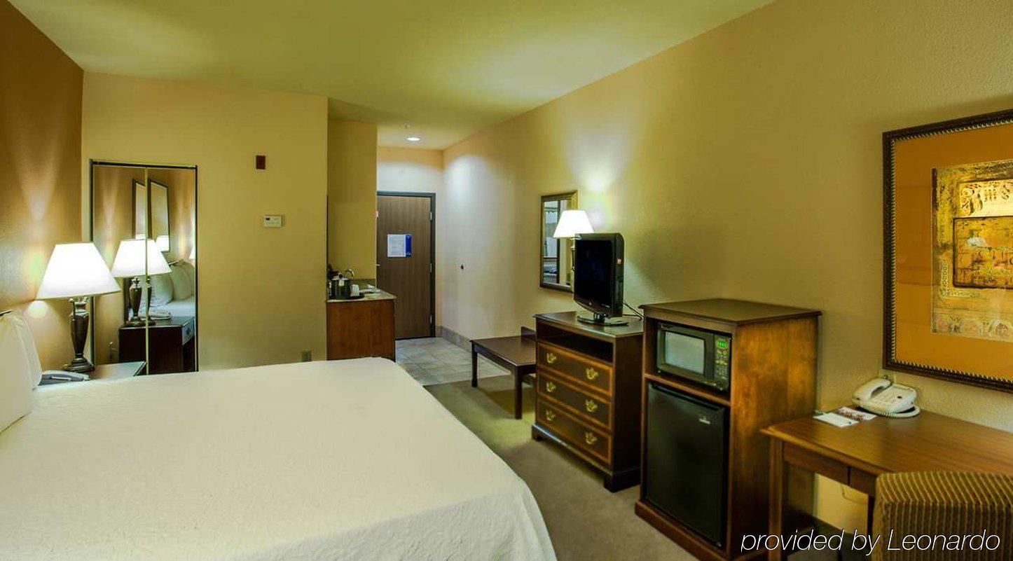 Hampton Inn & Suites Дентон Экстерьер фото